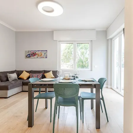 H11 Dreams Centro アパート *